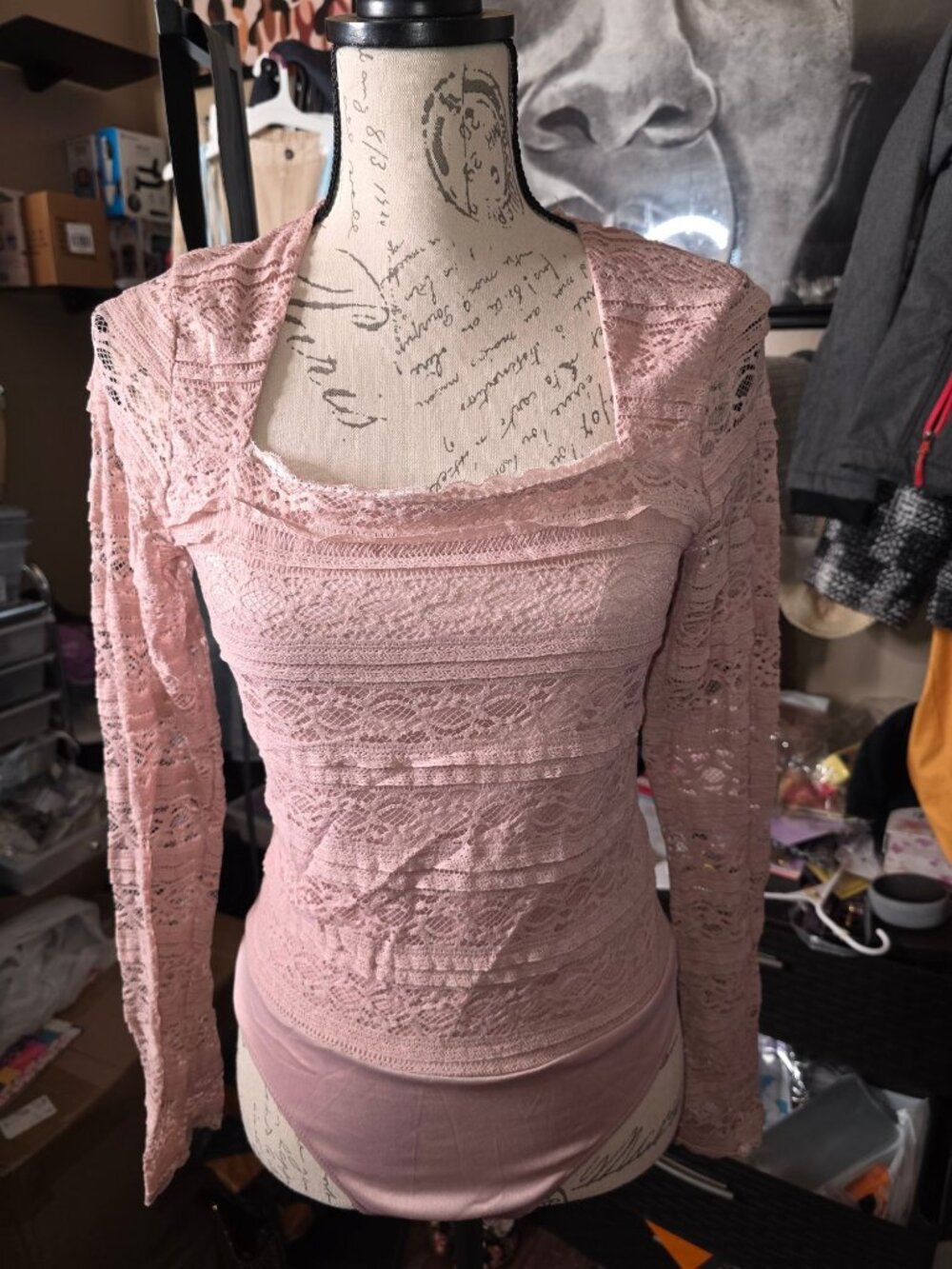 Celebrity Pink Womens Pink Lace Long Sleeve Top Size M